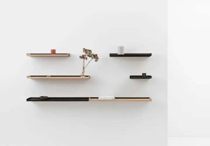 Étagères murales modernes en bois et métal, idéales pour fixer et organiser vos objets décoratifs.