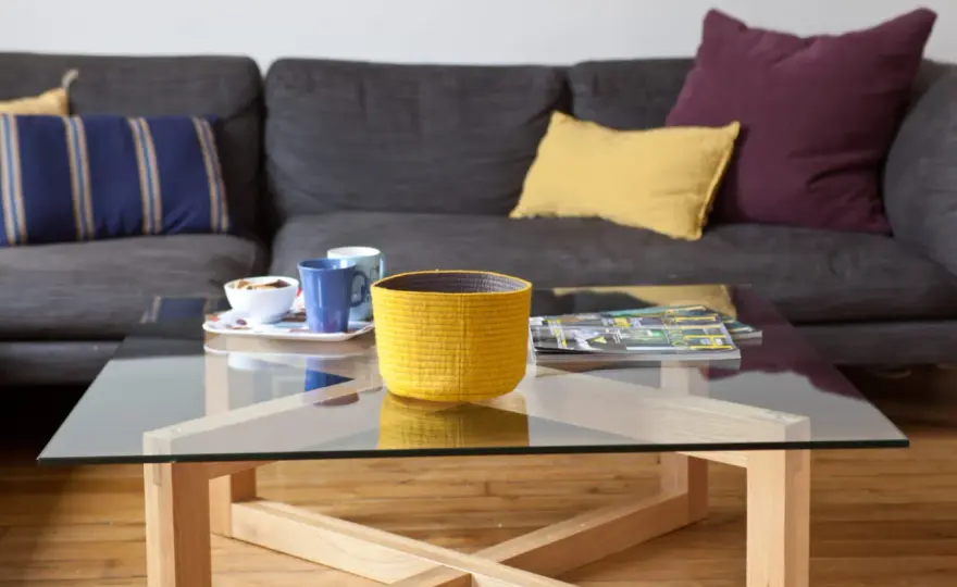 Quelle hauteur pour une table basse devant le canapé ?