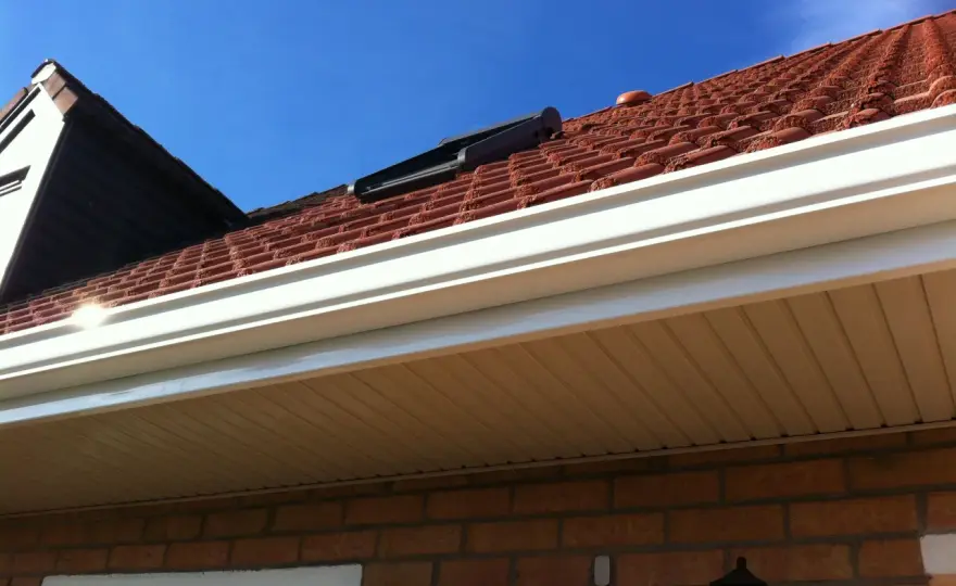 Spots sous cache-moineau - La distance parfaite pour votre façade