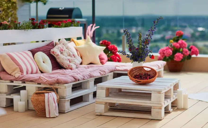 Canapé en palettes - Le guide pour un confort optimal